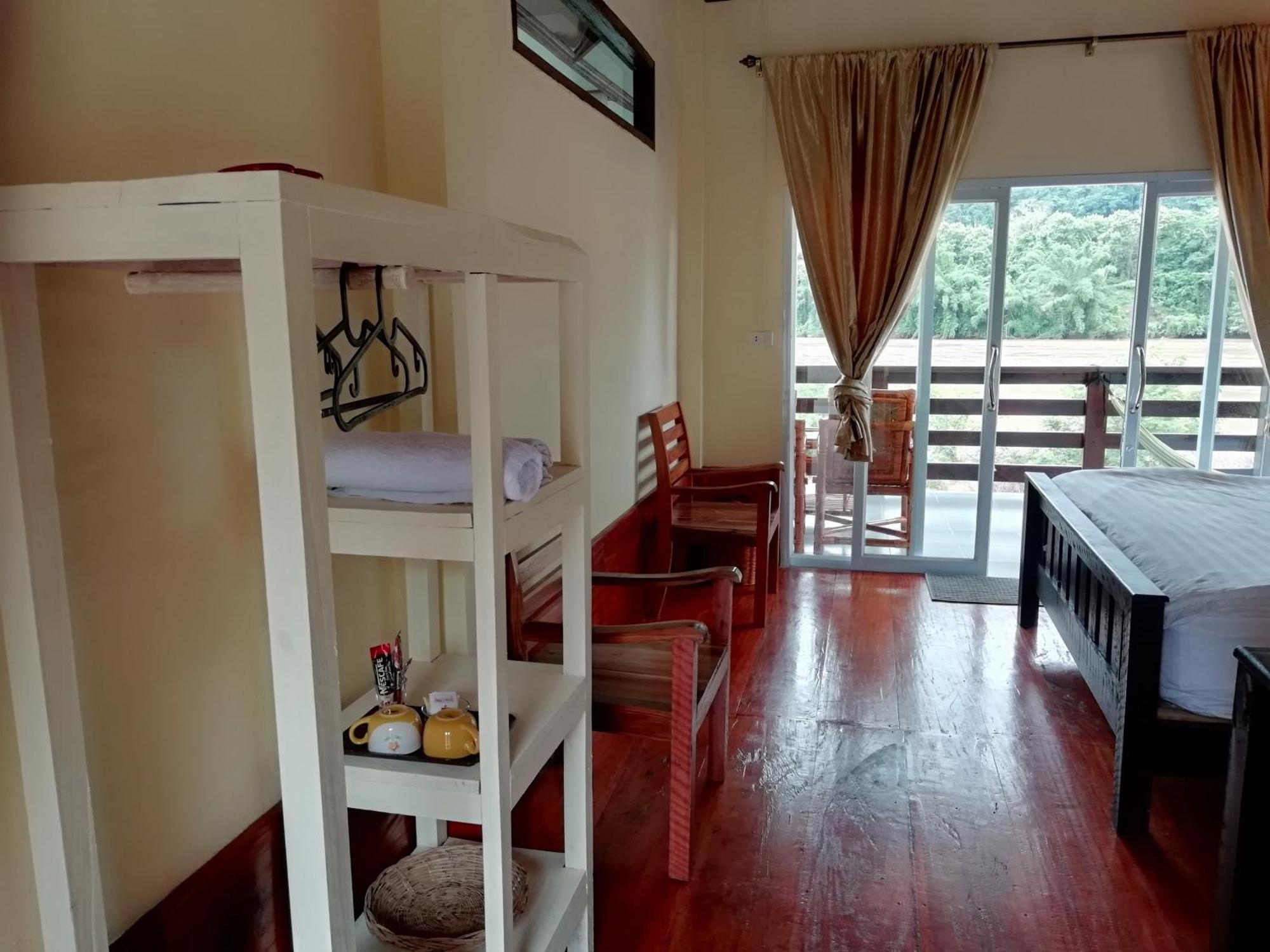 Riverview Bungalows & Gh Muang Ngoi エクステリア 写真