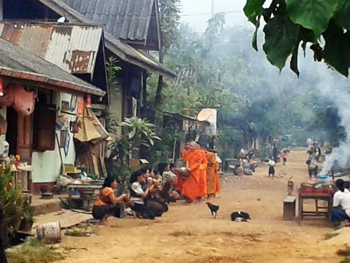 Riverview Bungalows & Gh Muang Ngoi エクステリア 写真