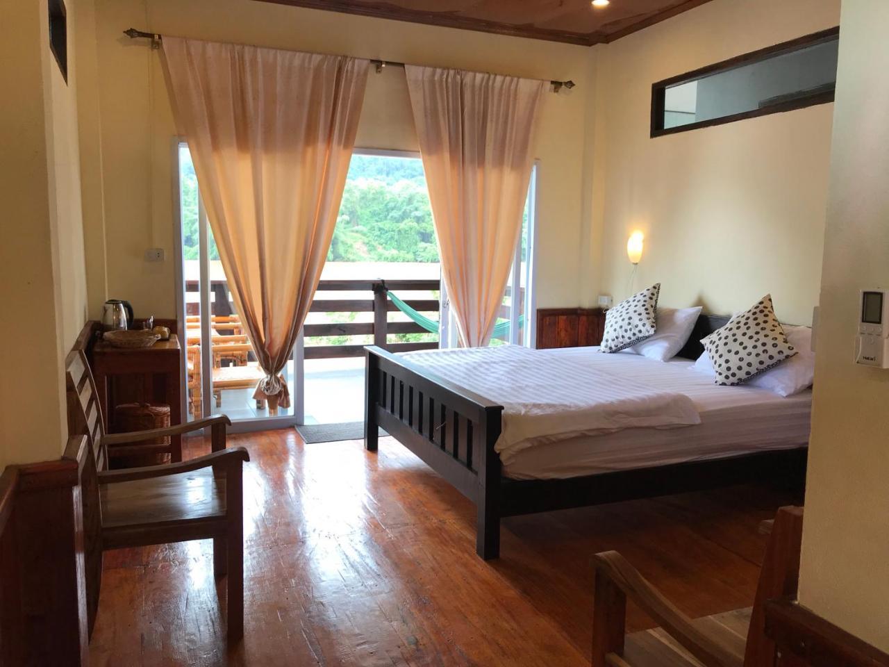 Riverview Bungalows & Gh Muang Ngoi エクステリア 写真