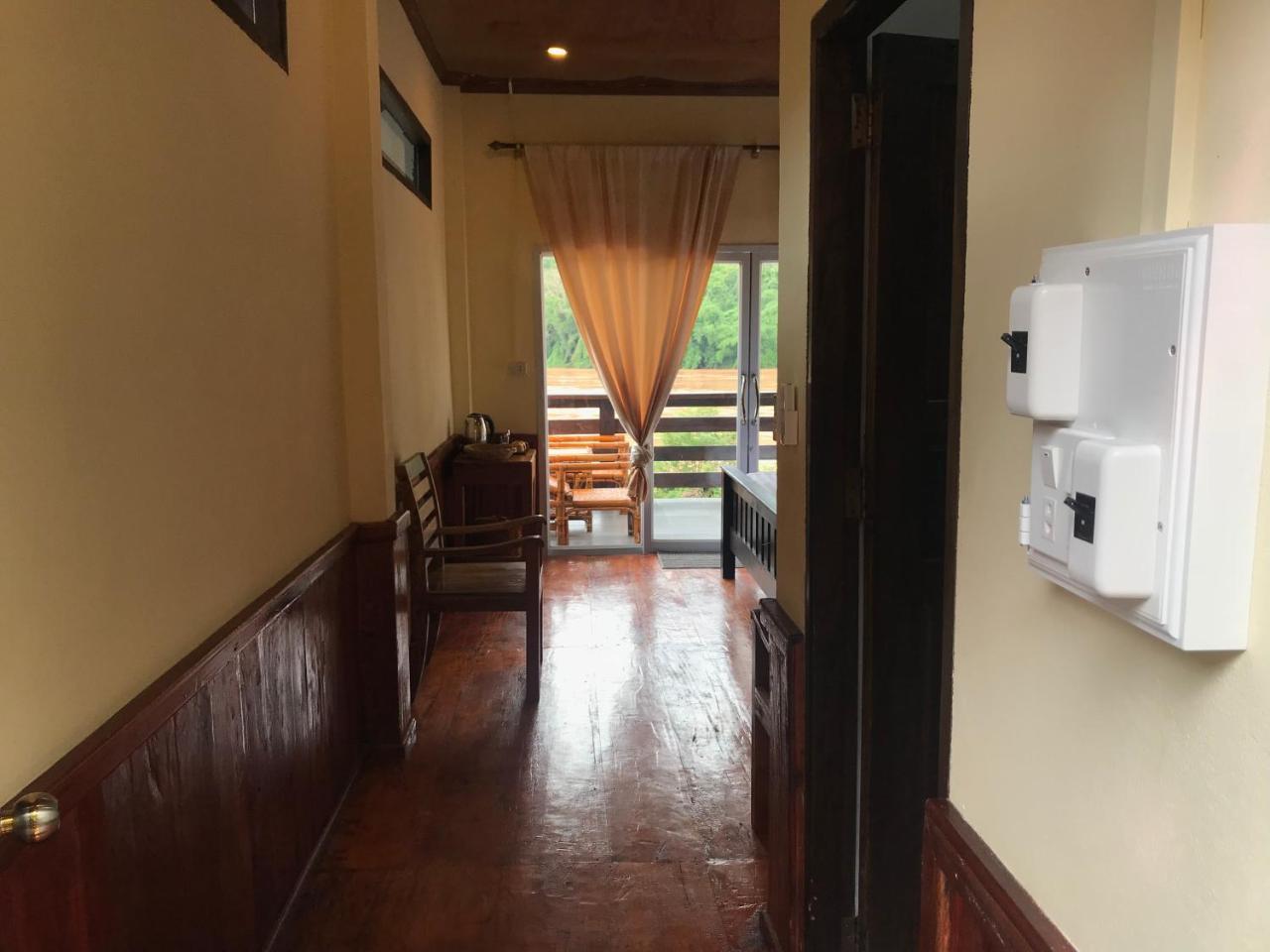 Riverview Bungalows & Gh Muang Ngoi エクステリア 写真
